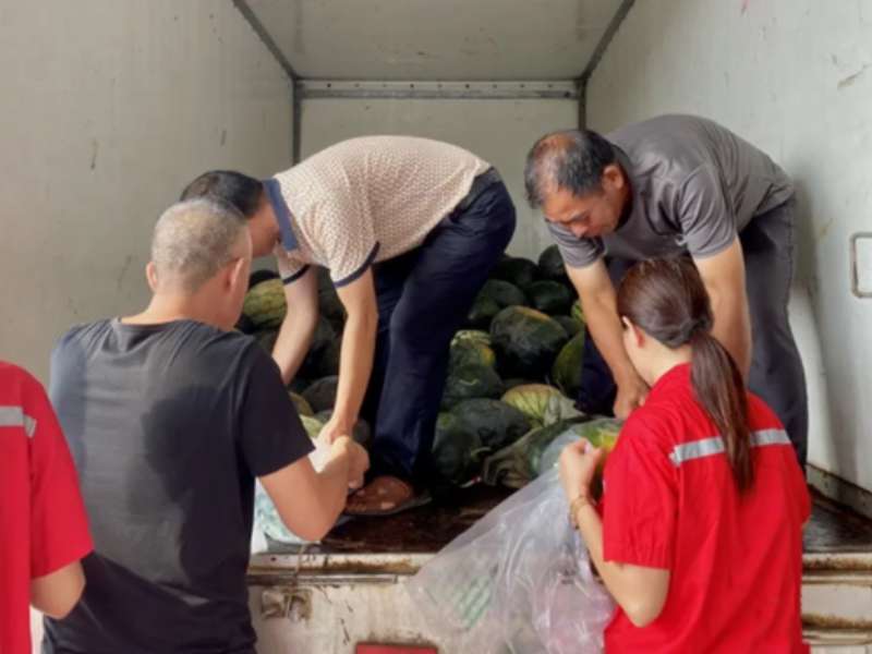 解困幫扶瓜農(nóng) 職工盡享”涼”夏—醴陵中油燃?xì)夤娓＠耙患缣簟?></i>
									</div>
									<dl>
										<dt><b>17</b><span>2020-07</span></dt>
										<dd><b>解困幫扶瓜農(nóng) 職工盡享”涼”夏—醴陵中油燃?xì)夤娓＠耙患缣簟?/b><span></span></dd>
									</dl>
								</a>
							</li>
														<li>
								<a href=
